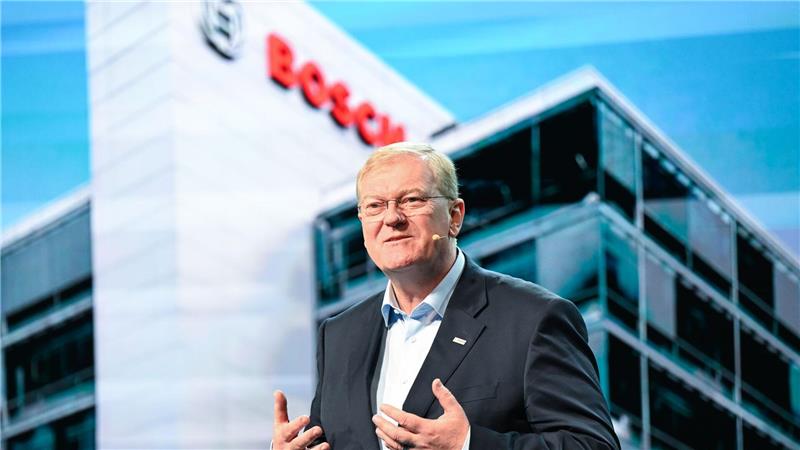 Angesichts des Wandels in der Autoindustrie rechnete Bosch-Chef Hartung zuletzt mit weiteren Sparprogrammen. (Archivbild)