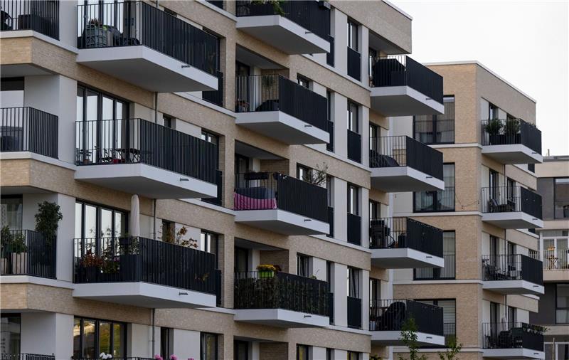 IfW: Stärkster Preisverfall bei Immobilien seit 60 Jahren «Angesichts des exorbitanten Preisanstiegs seit über 10 Jahren und eines neuen Zinsumfeldes ist eine Phase der Preiskorrektur durchaus angebracht und auch im bisherigen Ausmaß gesamtwirtschaftlich nicht besorgniserregend», resümiert das IfW.