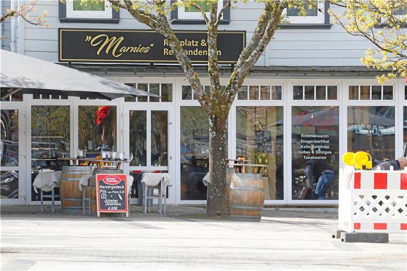 Hahnenkleer Tourist-Info steht vor dem Umzug ins Ortszentrum Ankermieter in der alten Apotheke: Das „Marnies“ bietet Einheimischen und Gästen seit Jahren einen Rastplatz sowie Reiseandenken zum Mitnehmen.