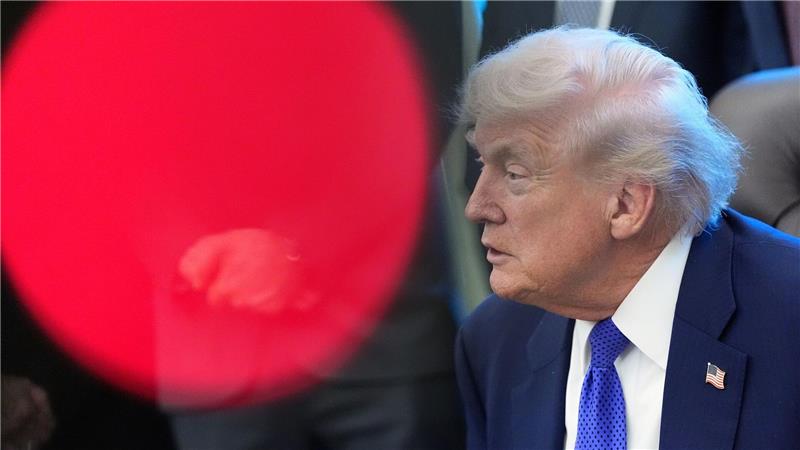 Anlass der neuen Eskalation ist ein Bericht der „New York Times“ über den Streit zwischen Regierung und Universität, den Trump als „völlig falsch“ bezeichnete. 