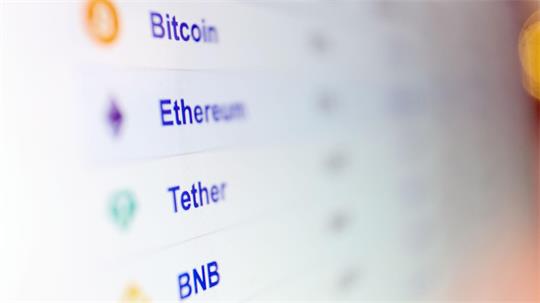 Anleger, die ihr Geld in Bitcoin und andere Kryptowährungen investiert haben, müssen sich in Geduld üben. (Symbolbild)