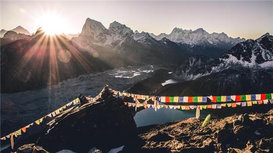 Anna Hanischs Geschichte spielt inmitten des Himalaya-Gebirges.