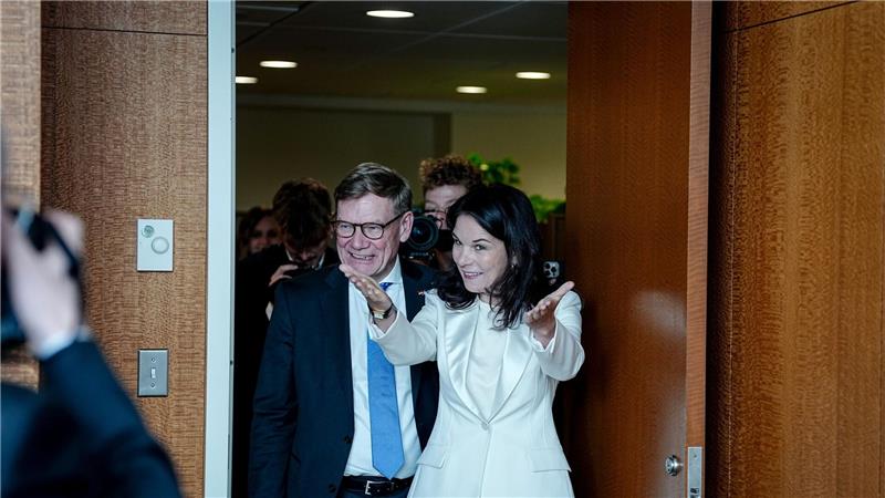 Bilder des Tages Annalena Baerbock, Präsidentin der Generalversammlung der Vereinten Nationen, und Bundesaußenminister Johann Wadephul treffen sich am Rande der Generaldebatte der UN-Vollversammlung in New York im Büro der Präsidentin.