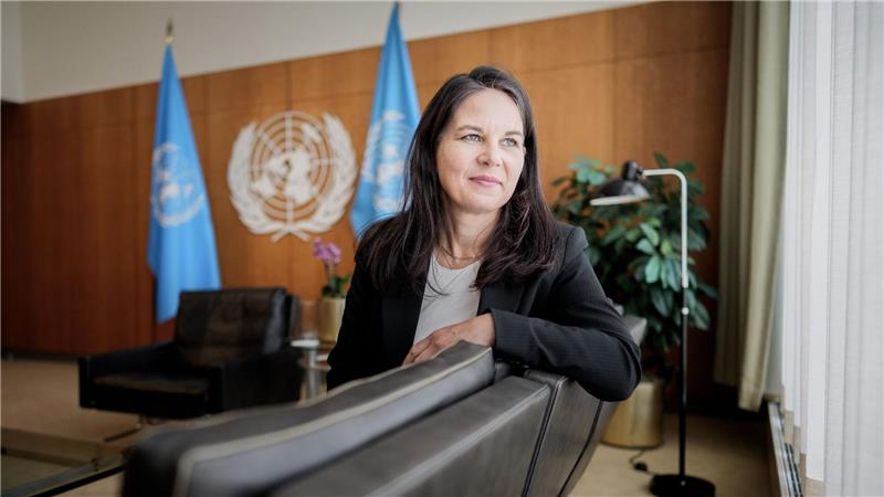 Annalena Baerbock, Präsidentin der Generalversammlung der Vereinten Nationen und ehemalige Außenministerin, aufgenommen in ihrem Büro in der UN bei einem Interview mit der dpa Deutsche Presse-Agentur.