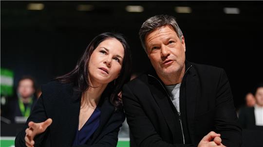 Annalena Baerbock und Robert Habeck werden in dem Gedicht aufs Korn genommen. (Archivbild)