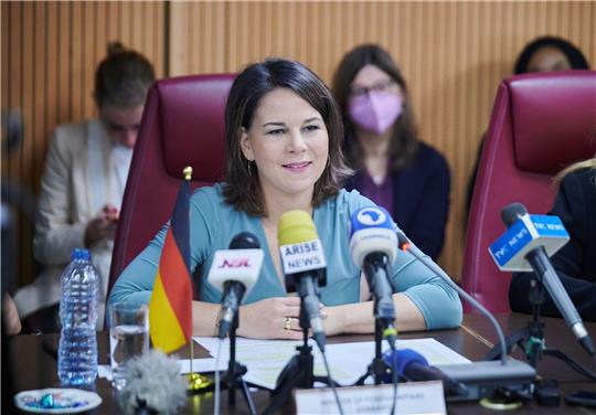 Annalena Baerbock: «in weiten Teilen der Region ist der Klimawandel ein Treiber des Terrorismus und er facht bestehende Ressourcenkonflikte weiter an».