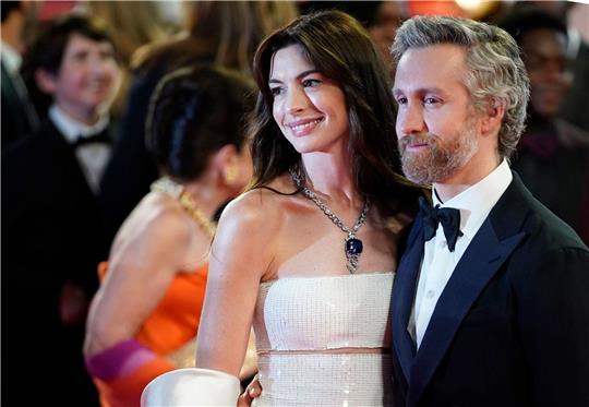 Anne Hathaway kann ihren Mann Adam Shulman nicht für jede Idee begeistern.