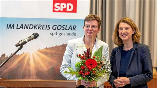 Annett Eine (l.) ist jetzt Chefin in Fraktion und Partei: Im April 2023 hat sie Petra Emmerich-Kopatsch als SPD-Unterbezirksvorsitzende abgelöst.