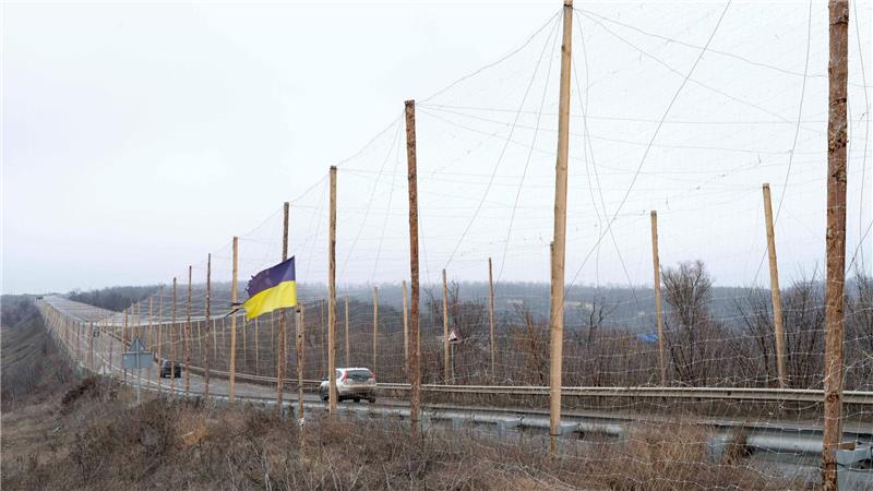 Anti-Drohnen-Netze werden für die Sicherung des ukrainischen Nachschubs selbst Dutzende Kilometer von der Front entfernt immer wichtiger. (Archivbild)