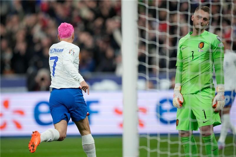 Frankreich souverän - Belgien siegt bei Tedesco-Debüt Antoine Griezmann brachte Vize-Weltmeister Frankreich gegen die Niederlande in Führung.