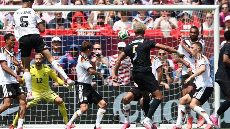 Nach Karl-Schock: Sané sorgt für Sieg bei WM-Generalprobe Antonee Robinson trifft spektakulär für die ZSA gegen die DFB-Elf.