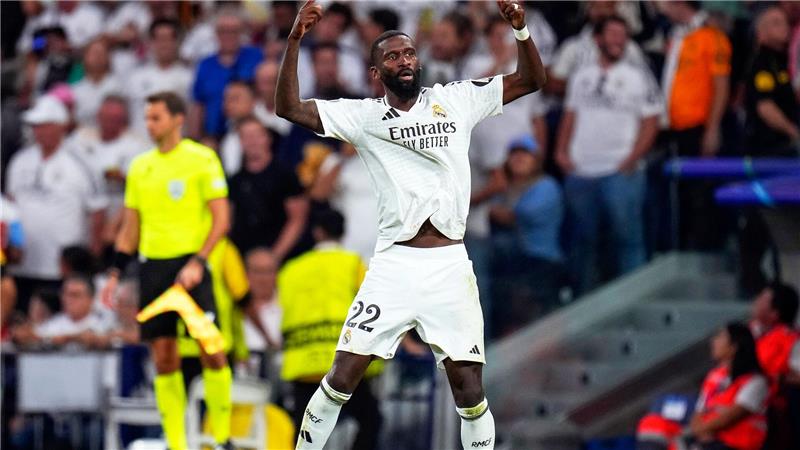 Bericht: DFB-Star bei Club-WM nach Operation vor Comeback Antonio Rüdiger könnte heute Abend bei der Club-WM sein Comeback geben.
