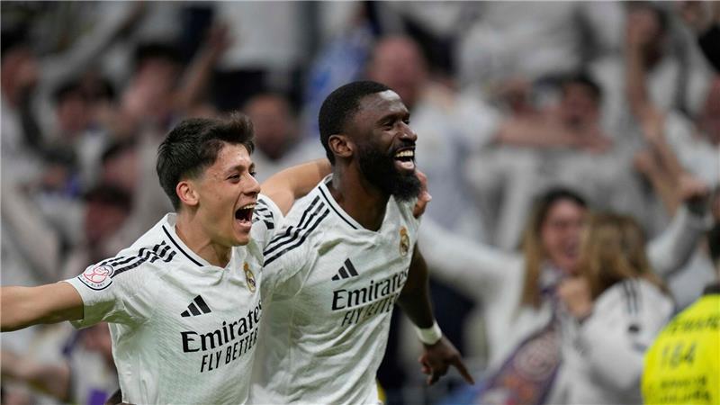 Antonio Rüdiger (r) war der Matchwinner für Real Madrid.