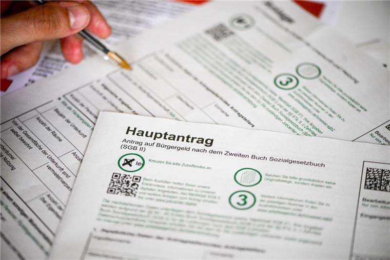 Sozialverbände: Bürgergeld-Erhöhung muss kommen Antrag auf Bürgergeld.