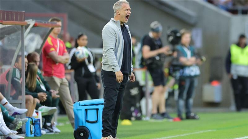 WM 2027 kann kommen: Müller genießt Debüt, Wamser isst Döner Antreiber von außen: Bundestrainer Christian Wück.