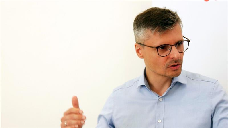 Anwalt Baumeister sieht die Datensammlung als illegal, Meta widerspricht. 