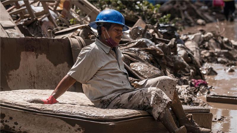 Unwetter in Mexiko: 260 Orte von Außenwelt abgeschnitten Anwohner brauchen Hilfe, ihre Häuser sind voller Schlamm und Trümmer.