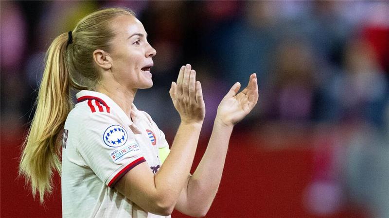 Islands Fußballerin des Jahres: FC Bayern vor VfL Wolfsburg Applaus für die Nummer eins auf Island: Glodis Perla Viggosdottir.