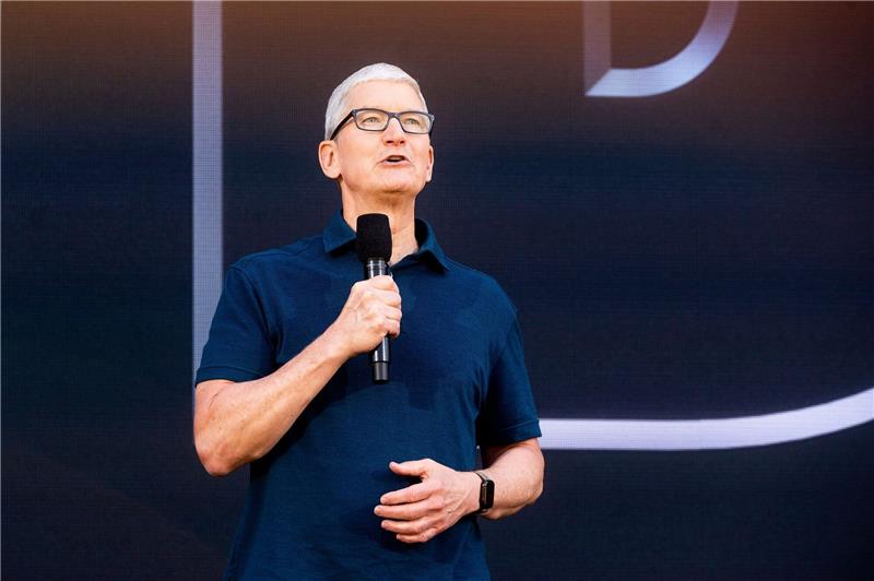 Weniger Aktien für Apple-Chef nach Aktionärskritik Apple-Chef Tim Cook soll 2023 deutlich weniger verdienen.