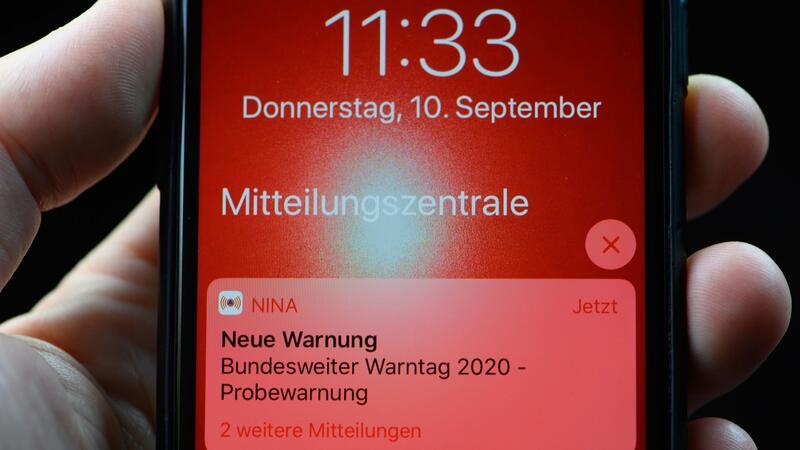 5 Punkte, die Sie über Hochwasser wissen müssen Apps können via Push-Nachricht vor Unwettern im Umkreis warnen.