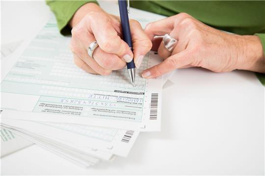 Arbeiten im Rentenalter: Bei den den 60- bis 64-Jährigen stiegt die Erwerbstätigenquote von 2000 bis 2021 von 20 auf rund 61 Prozent (Symbolbild).