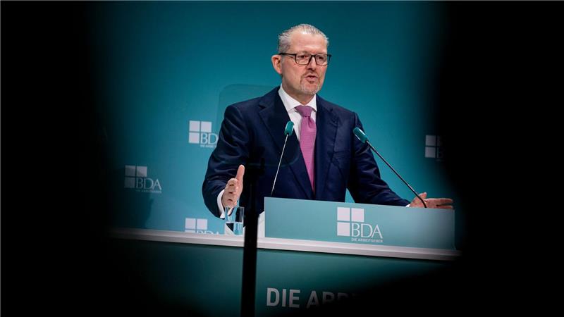 Arbeitgeberpräsident Dulger sagt: Die Koalition muss liefern.