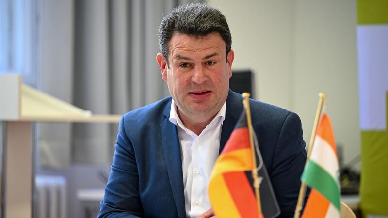 Heil: Wollen in großem Stil Fachkräfte aus Indien anwerben Arbeitsminister Heil kündigt an, dass die Bundesregierung im Herbst eine Indien-Fachkräfte-Strategie präsentieren will.