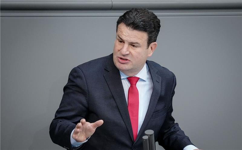 Heil und Baerbock wollen Pflegekräfte in Brasilien anwerben Arbeitsminister Heil will weitere Pflegefachkräfte im Ausland anwerben.