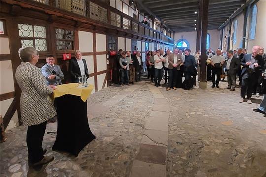 Archäologen aus ganz Deutschland werden im Großen Heiligen Kreuz begrüßt. Foto: Privat