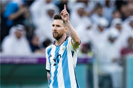 Argentiniens Lionel Messi gestikuliert.
