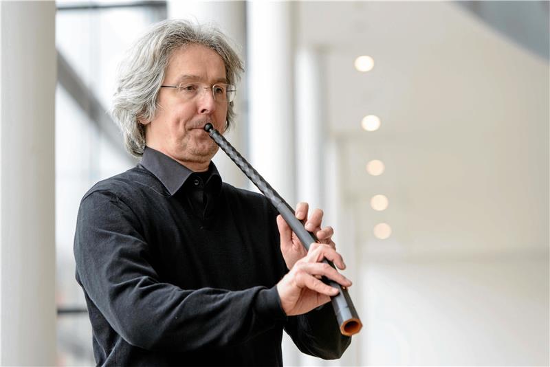 Organisten der Thomaskirche und Notre-Dame kommen Arno Paduch spielt den Zink.