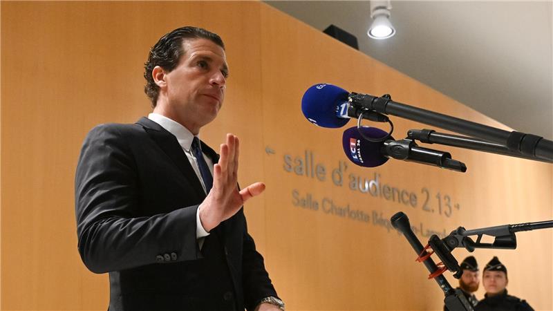 Gericht statt Leinwand: Belästigungs-Prozess gegen Depardieu Assous ist überzeugt: Die Anschuldigungen sind erlogen.