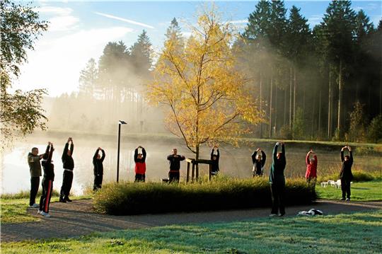 Atemtherapie in malerischer Kulisse: In der fünfwöchigen Long-Covid-Reha im Oberharz stehen Therapiesitzungen und zahlreiche Bewegungskurse auf dem Stundenplan. Foto: Rehazentrum