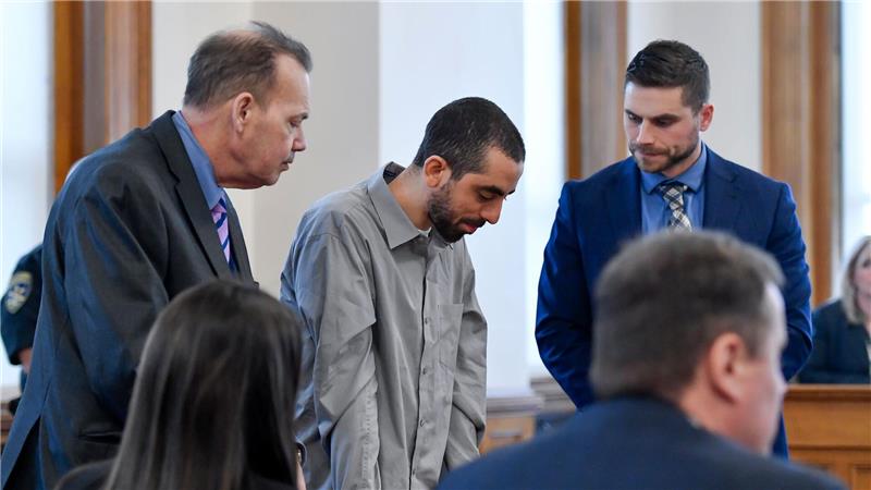 Medien: Rushdie-Attentäter zu 25 Jahren Gefängnis verurteilt Attentäter Hadi Matar wurde im Februar des versuchten Mordes schuldig gesprochen. (Archivbild)