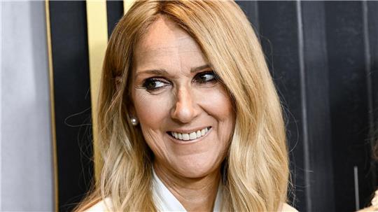Auch 2027 will Céline Dion nach langer Konzertpause bei Paris auf der Bühne stehen. (Archivbild)
