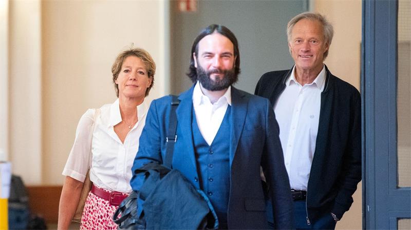 Block über Entführung: „Schmerzt mich von tiefstem Herzen“ Auch Blocks Lebensgefährte Delling ist angeklagt.