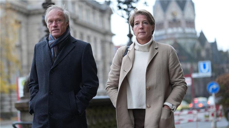 Auch Blocks Lebensgefährte, der Ex-Sportmoderator Gerhard Delling, ist angeklagt.