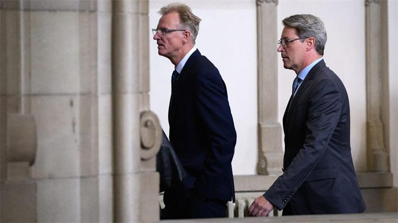 „Nimmt mich mit“: Scheuer nach Mautdebakel vor Gericht Auch Ex-Staatssekretär Schulz ist angeklagt.
