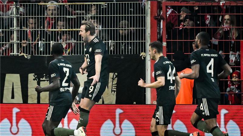 Auch Kane (M.) traf nach einem ruhenden Ball.