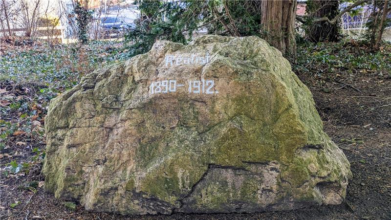 Diese Pferde prägten die „goldene Ära“ des Harzburger Gestüts Auch Kisbér-Sohn Realist ist ein Gedenkstein im Schlosspark gewidmet.