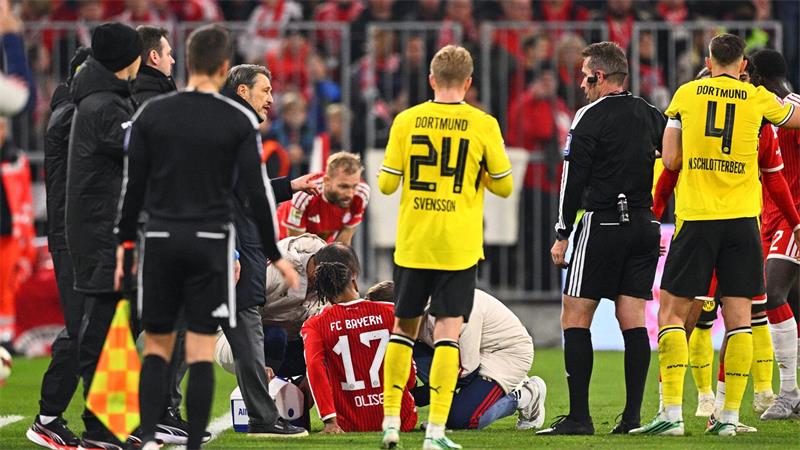 Bitter für Bayern: Saibari, Gnabry und Olise vorzeitig raus Auch Michael Olise (17) muss vorzeitig runter.