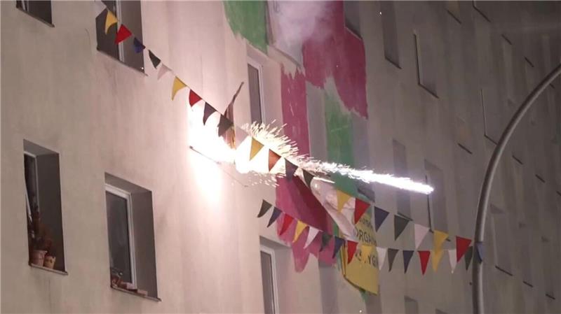 Polizeieinsatz wegen Räumung in Berlin beendet Auch Pyrotechnik wurde gezündet.