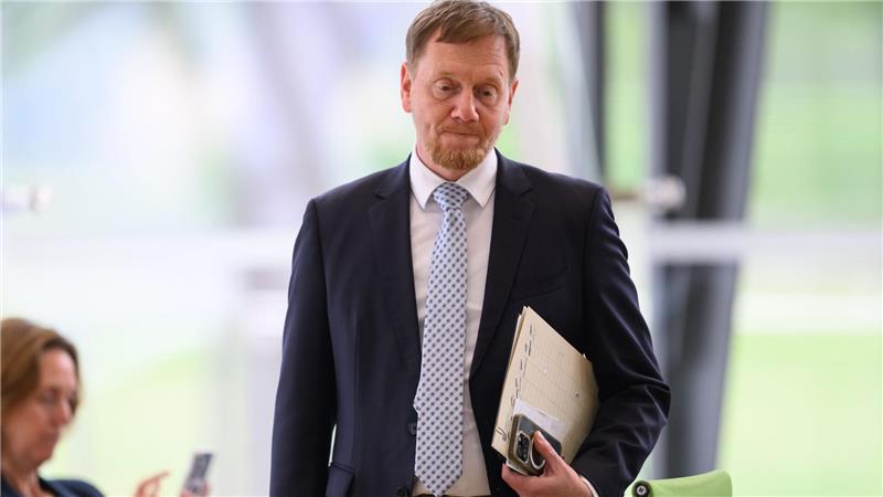 Koalition vor wegweisenden Wochen - AfD im Aufwind Auch Sachsens Ministerpräsident macht sich Sorgen.