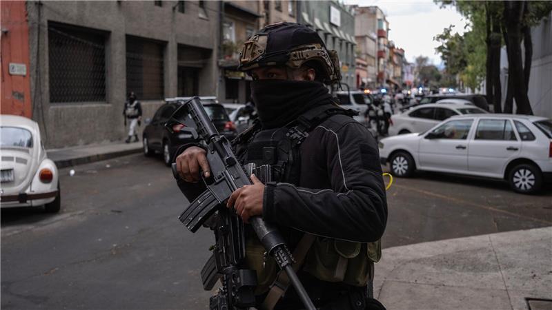 Auch Soldaten der Nationalgarde waren in voller Montur und mit automatischen Waffen im Einsatz. 