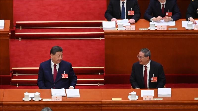 Auch Staats- und Parteichef Xi Jinping verfolgt in der Großen Halle des Volkes den Auftakt des Volkskongresses. 