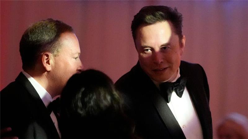 Trump feiert Gala mit Regierungskandidaten und Promis Auch Tech-Milliardär Elon Musk, für den Trump eine externe Berater-Rolle vorgesehen hat, war dabei.