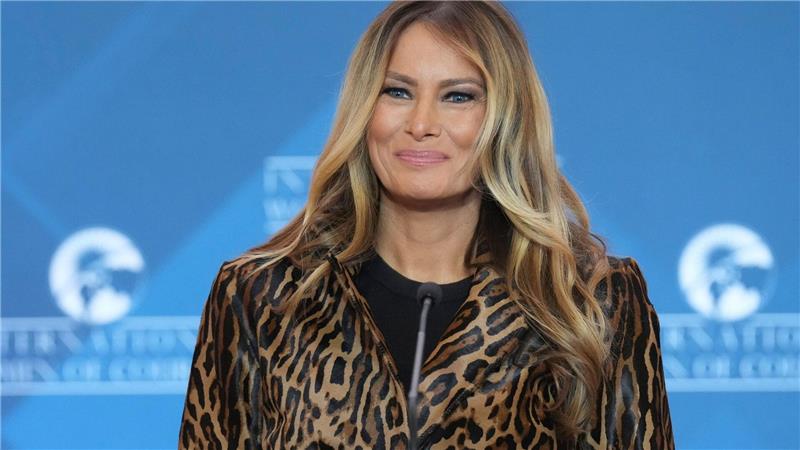Oh lala: Der Leo-Look ist wieder da - warum? Auch US-First-Lady Melania Trump () trägt mal Leopard - hier bei einer Preisverleihung Anfang April in Washington. (Archivbild)