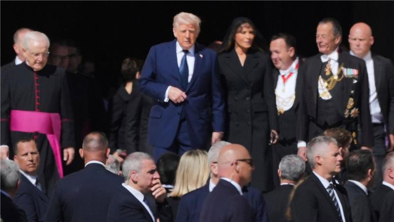 „Ciao Papa“ - Welt nimmt Abschied von Franziskus Auch US-Präsident Donald Trump ist mit seiner Frau Melania angereist.