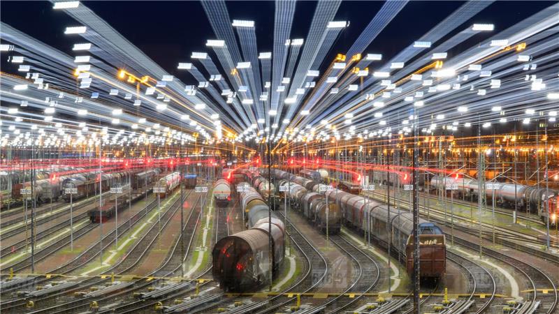 Auch Warenlieferungen leiden unter unpünktlichen Zügen. (Archivbild)