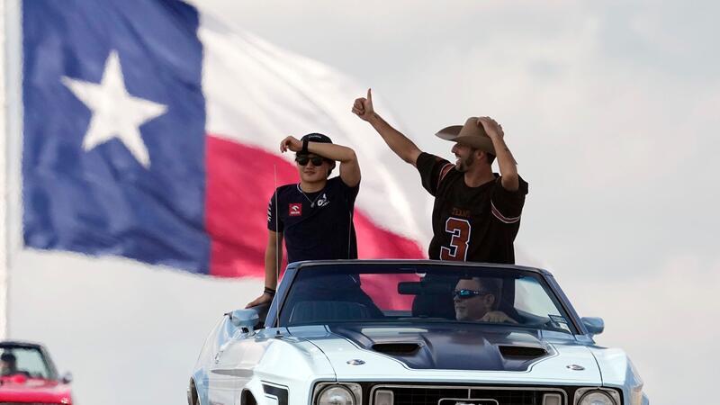 Pérez auch nach der Sommerpause im Red Bull Auch Yuki Tsunoda (l) und Daniel Ricciardo fahren weiter zusammen in Red Bulls zweitem Team.